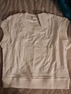 Design History White Short-Sleeve Crewneck Sweater